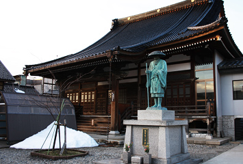 辻徳法寺と親鸞聖人三十五歳お旅立ち草鞋掛けの尊像