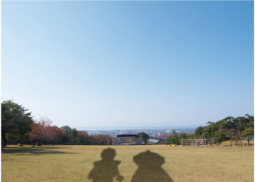 黒部湖と山