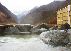 宇奈月の温泉施設「とちの湯」へ