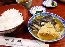 冬の日本海と浜料理「たら汁」（富山県朝日町）